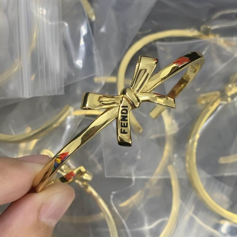 Fendi earring 05lyx217